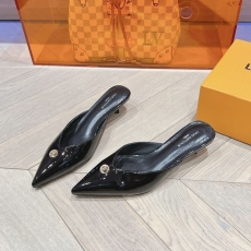 Louis Vuitton Slippers